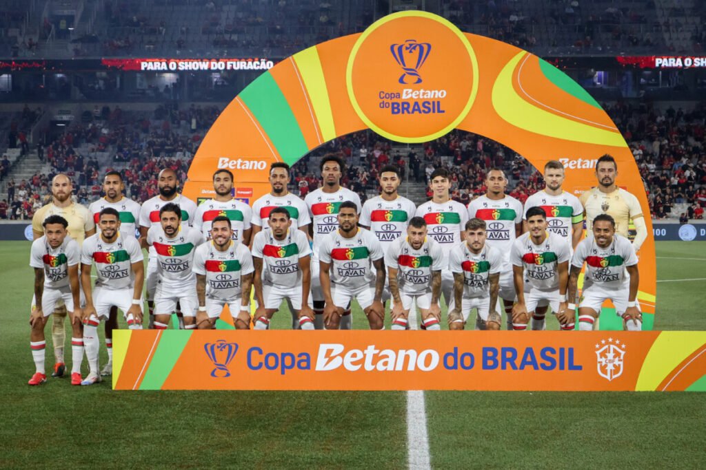 Brusque joga bem, tem gol anulado e se despede da Copa do Brasil com atuação valente diante do Athletico