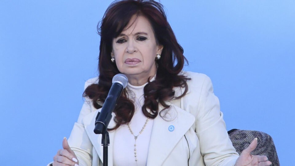 Cristina Kirchner anuncia candidatura a deputada provincial