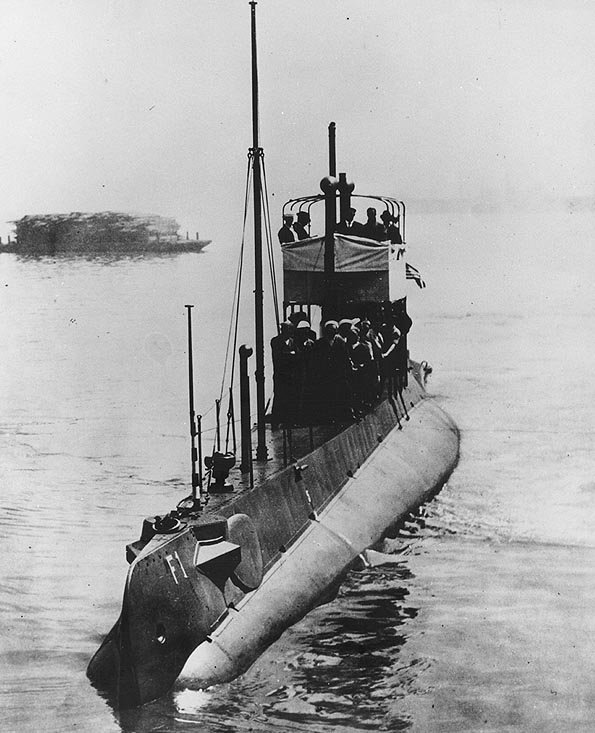 Registro do submarino USS F-1 em 1912