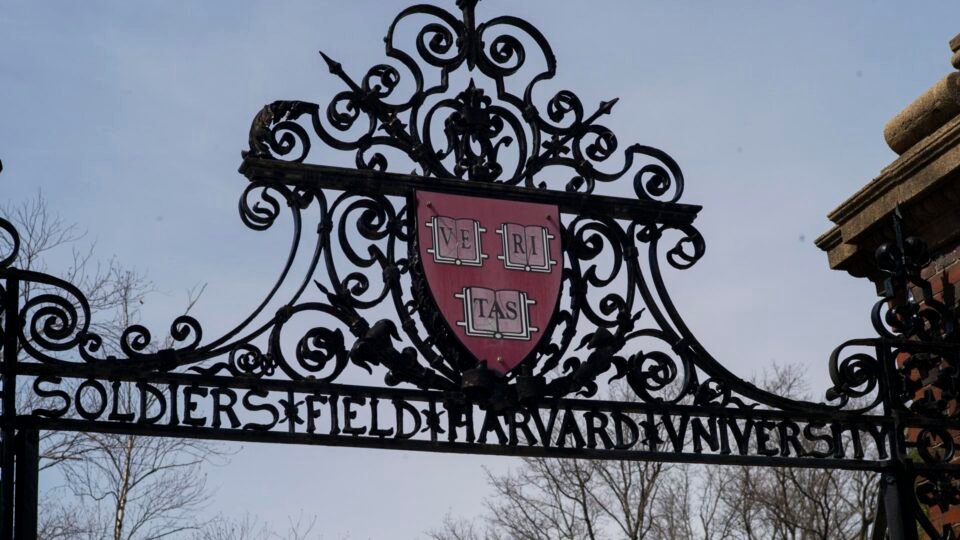 Trump proíbe entrada de estrangeiros para estudar em Harvard
