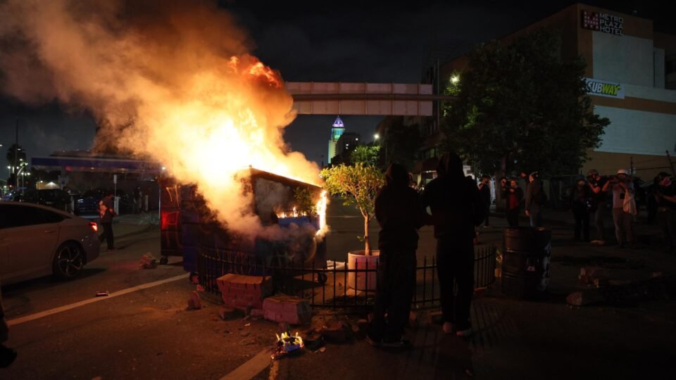 EUA processam Los Angeles após caos durante protestos