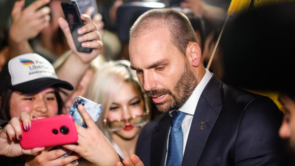 Gestão Trump convida Eduardo Bolsonaro para conversas