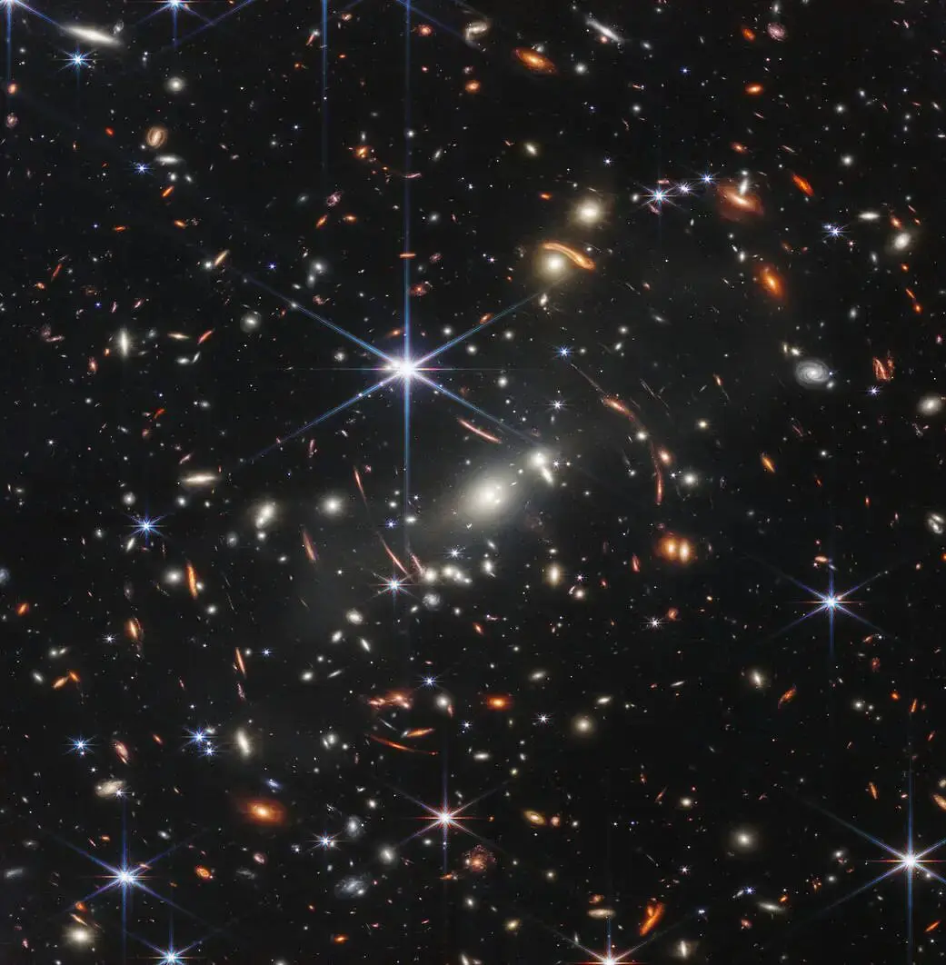 Imagem do Campo Profundo do Webb, registrada pelo telescópio James Webb.