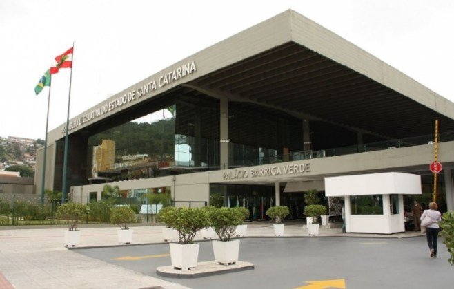 Direitos dos autistas, alimentação saudável, COP30 são alguns dos temas da semana na Alesc