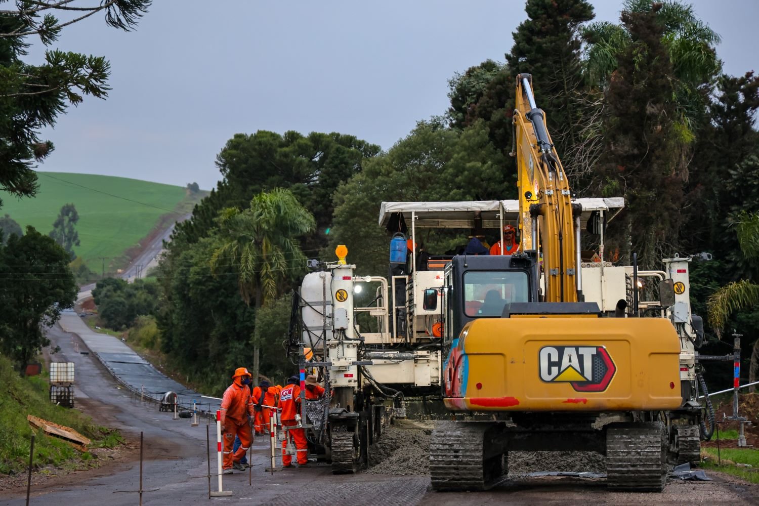 Governo investe R$ 120 milhões em tecnologia e segurança na revitalização da SC-305 no Extremo Oeste