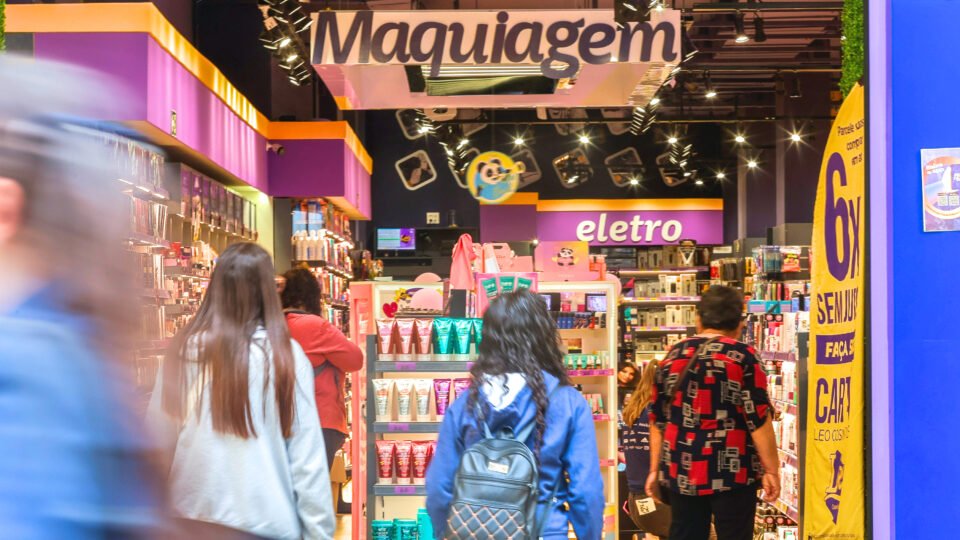 juros altos, "tarifaço" dos EUA e risco fiscal em alta