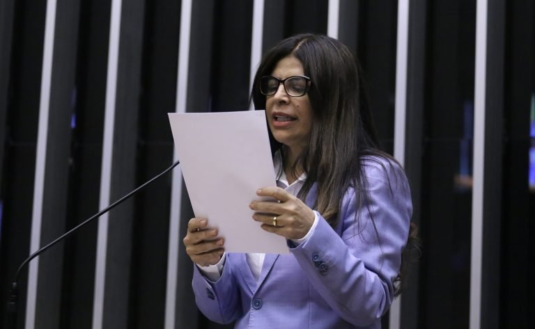 Discussão e votação de propostas legislativas. Dep. Antônia Lúcia (REPUBLICANOS - AC)