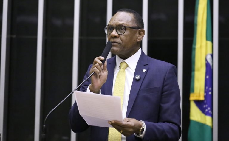 Discussão e votação de propostas legislativas. Dep. Ossesio Silva (REPUBLICANOS - PE)