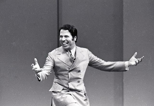 Silvio-Santos-apresentando-um-dos-classicos-programas-do-SBT