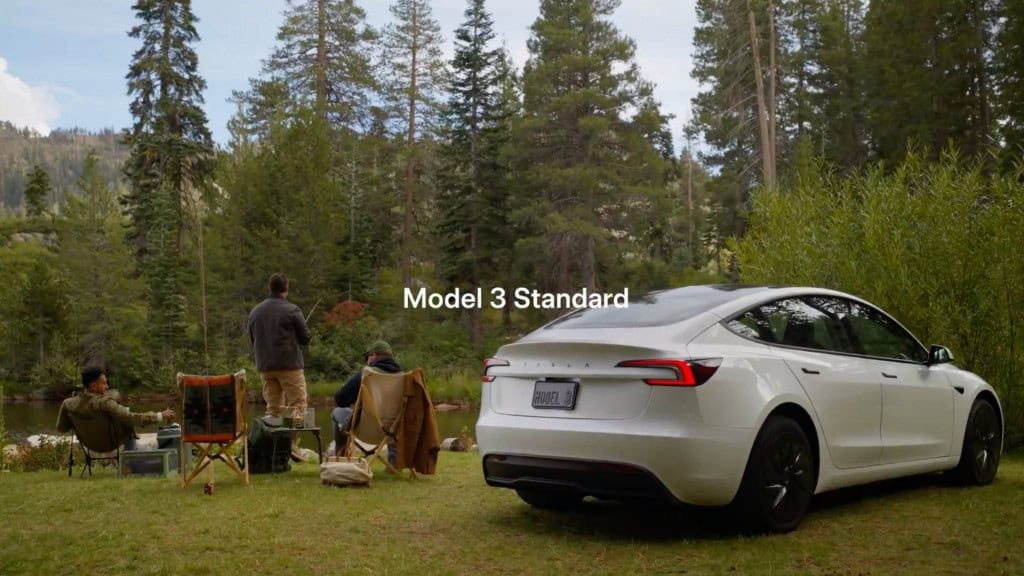 Model 3 Standard da Tesla em camping
