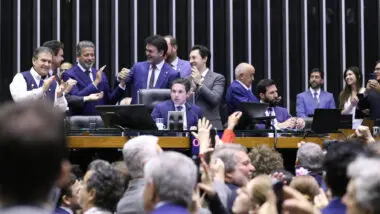 Como cada deputado votou na aprovação da isenção do IR