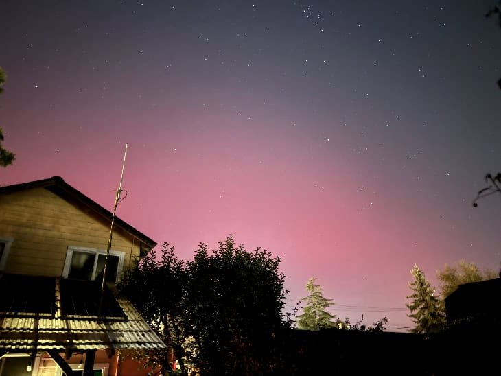 Jato de plasma solar canibal colore os céus da América do Norte