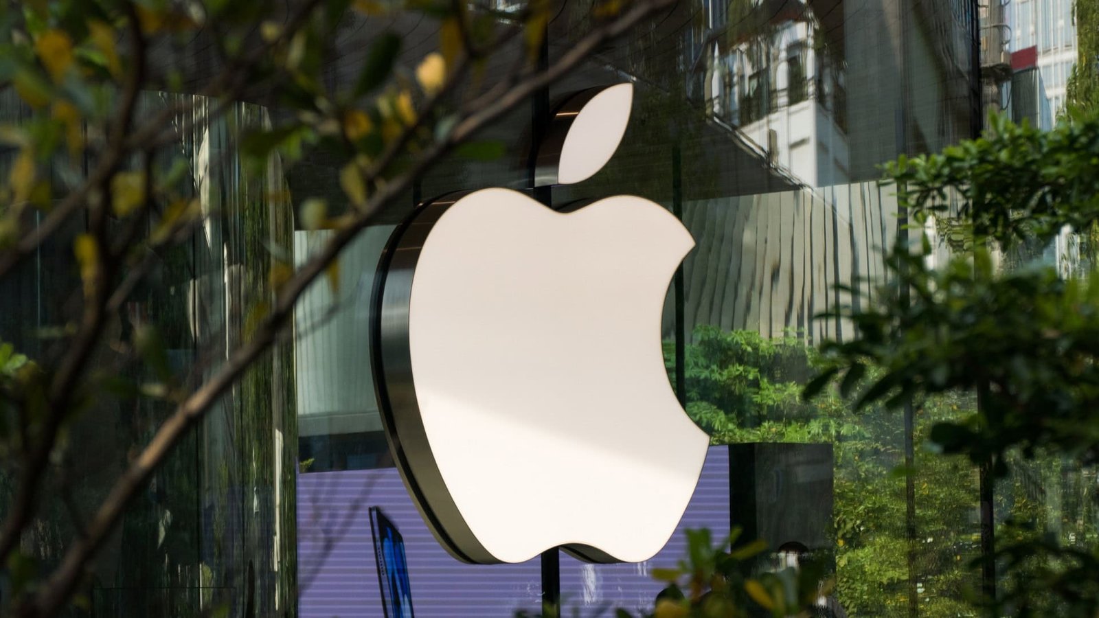 Apple recruta ex-executiva do Google para liderar marketing de IA