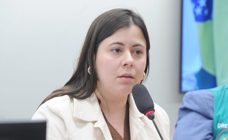 Audiência Pública - Deliberação de Requerimentos - (PEC 14/21). Dep. Sâmia Bomfim (PSOL - SP)