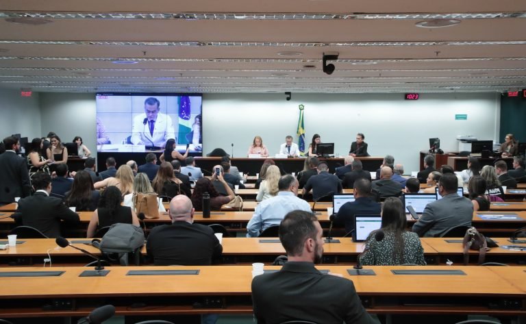 Audiência Pública - Cirurgia plástica como atividade privativa do médico.