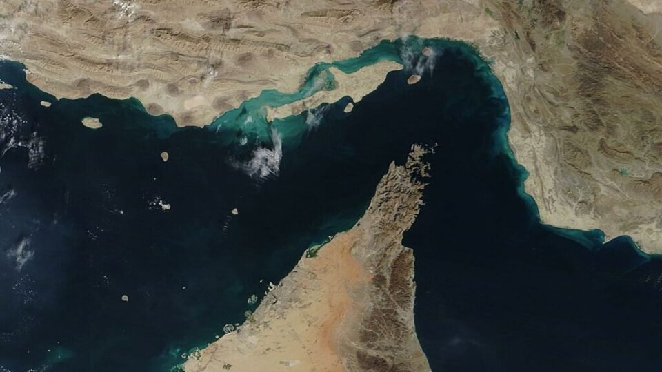 Irã negocia com Omã regras para o Ormuz após fim da guerra