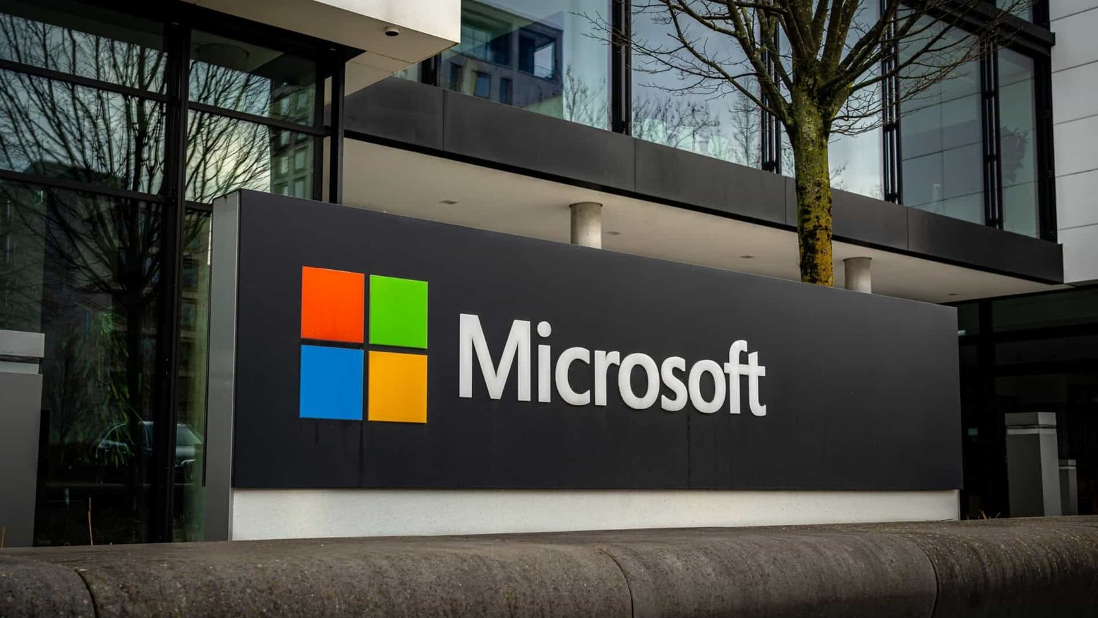 Microsoft enfrenta processo bilionário por cobrança em excesso