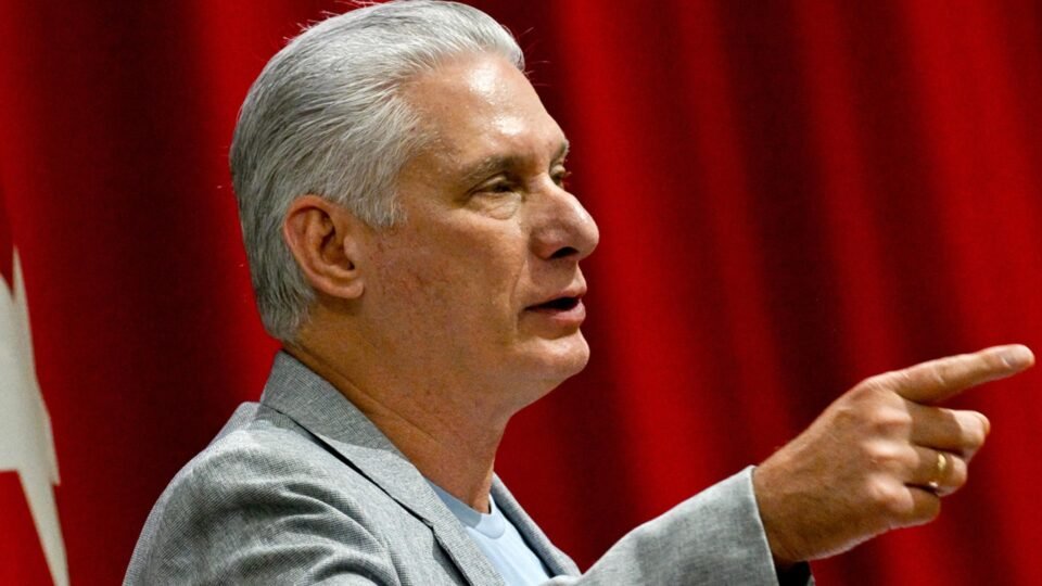 Sob pressão dos EUA, ditador de Cuba rejeita renunciar ao cargo