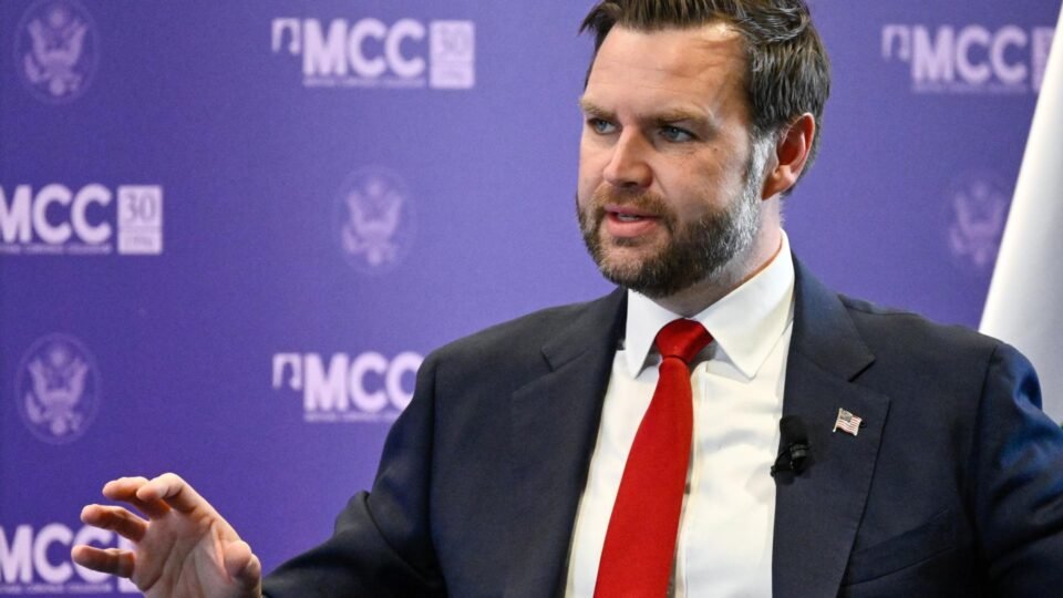 Trump oferece ao Irã “prosperidade” em troca do programa nuclear