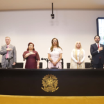 Autoridades e lideranças empresariais durante cerimônia dos 25 anos da Ordem JK no Auditório Nereu Ramos, no Congresso Nacional, em Brasília.