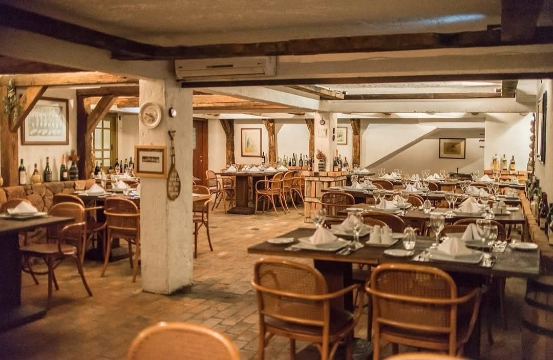 Restaurante temático italiano Cantina Cabernet: a experiência gastronômica que resgata a essência das cantinas italianas na Serra Gaúcha